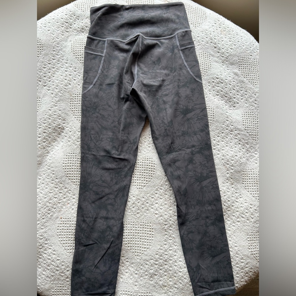 Gray Patterned Leggings - Picture 5 of 6